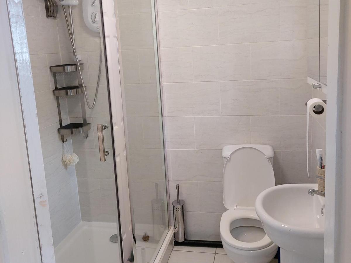 Lovely Studio-Flat With Free Parking, Free Wifi. Лидс Экстерьер фото