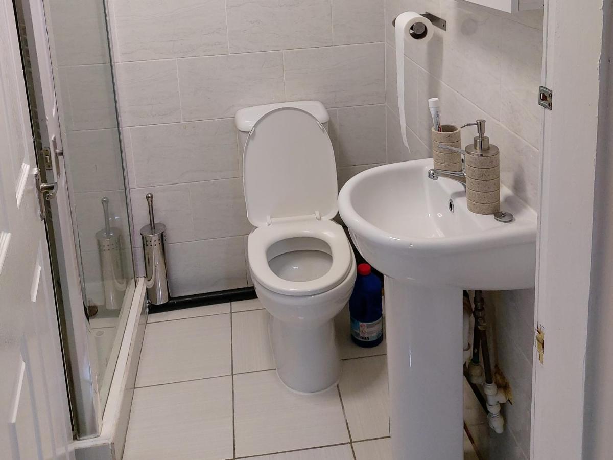 Lovely Studio-Flat With Free Parking, Free Wifi. Лидс Экстерьер фото