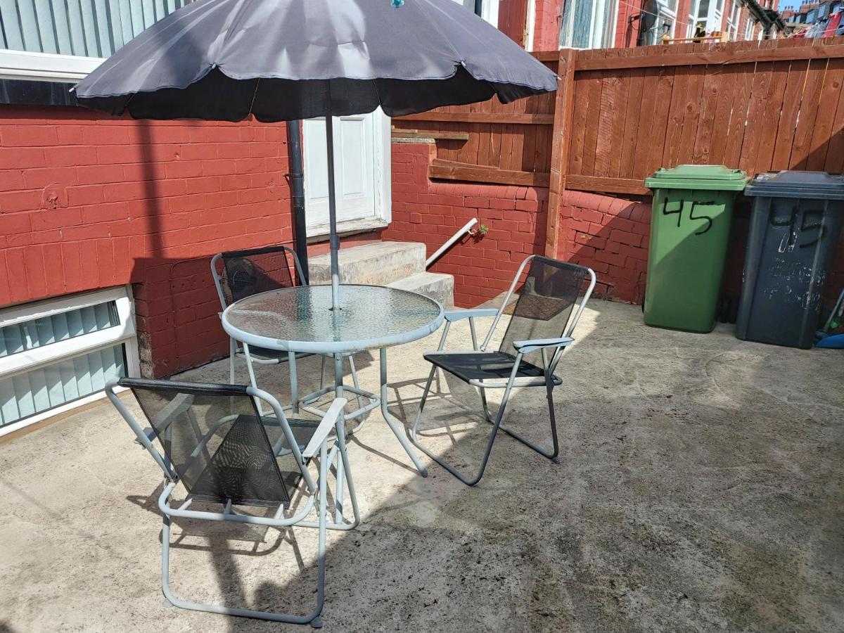 Lovely Studio-Flat With Free Parking, Free Wifi. Лидс Экстерьер фото
