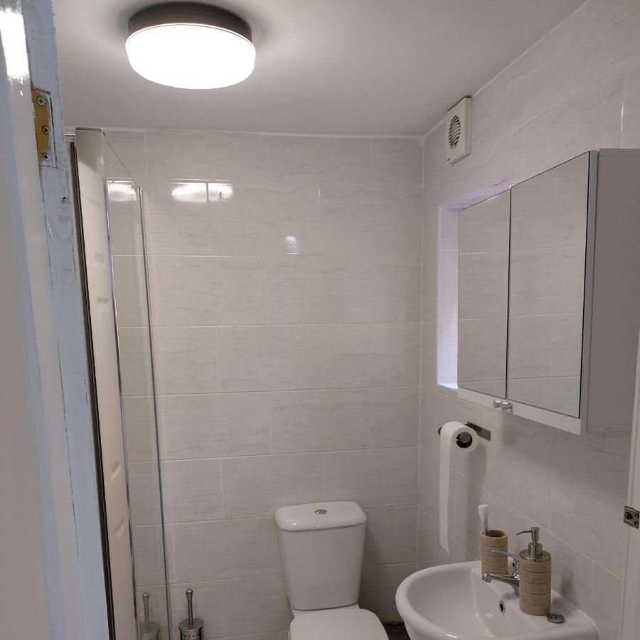 Lovely Studio-Flat With Free Parking, Free Wifi. Лидс Экстерьер фото